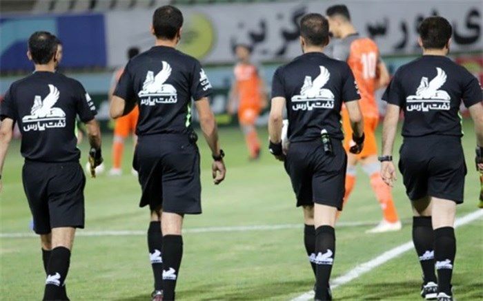 داور زنجانی بازی استقلالی‌های لیگ را سوت می‌زند