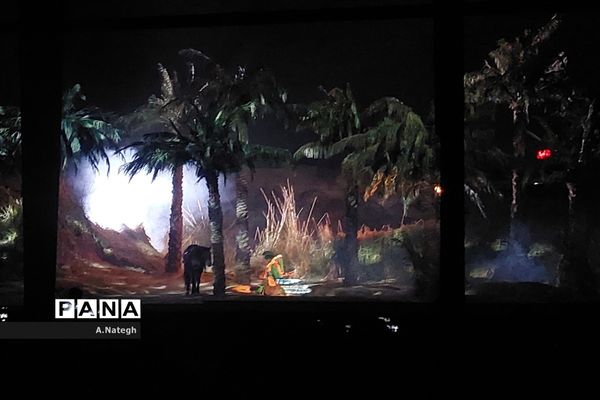 نمایش میدانی تنهاتر از مسیح