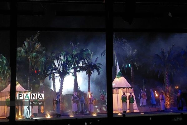 نمایش میدانی تنهاتر از مسیح