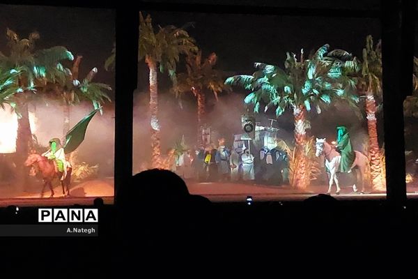 نمایش میدانی تنهاتر از مسیح