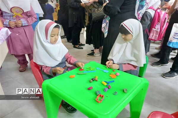 برگزاری همایش نغمه‌ مادرانه کلاس اولی‌ها در صفادشت