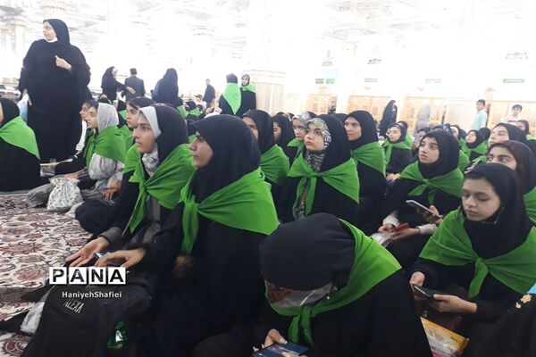 اولین روز از اردوی زیارت اولی‌های فارس در حرم امام رضا(ع)