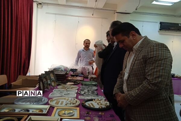 نمایشگاه صنایع‌دستی و دستاوردهای صنعتی و کشاورزی در سالن الغدیر ارشاد