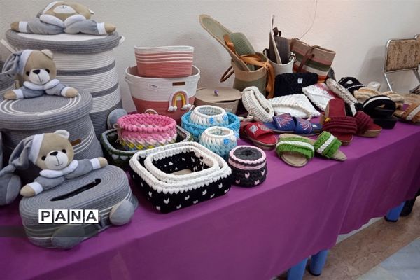 نمایشگاه صنایع‌دستی و دستاوردهای صنعتی و کشاورزی در سالن الغدیر ارشاد
