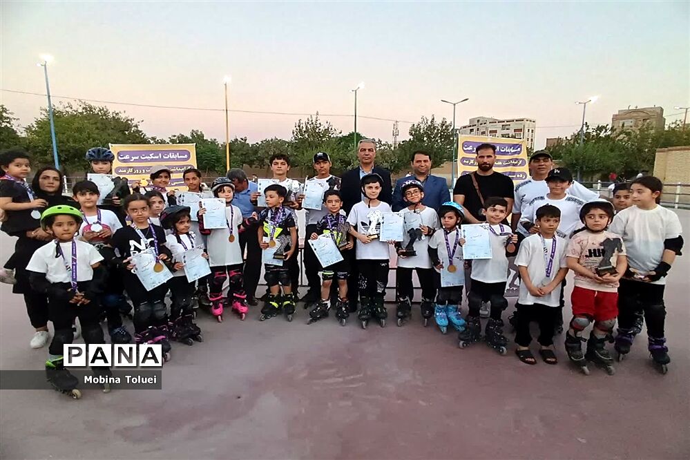 برگزاری اولین دوره مسابقات اسکیت سرعت نوجوانان شهرستان بهارستان