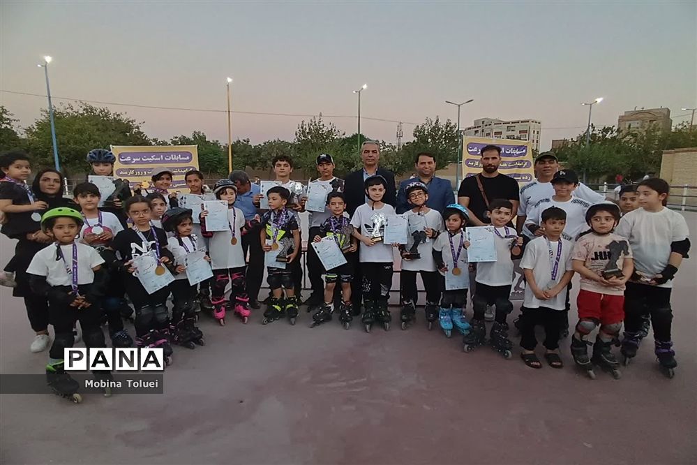 برگزاری اولین دوره مسابقات اسکیت سرعت نوجوانان شهرستان بهارستان