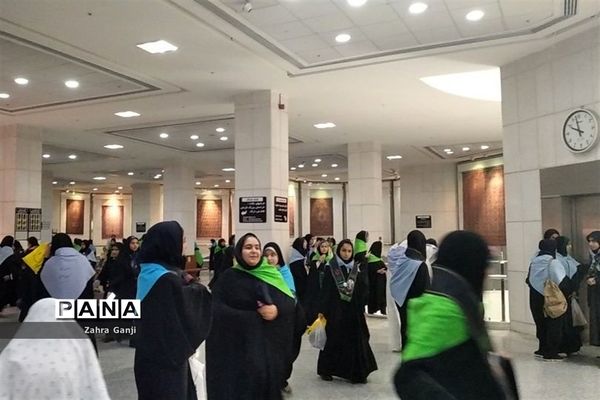 بازدید دانش‌آموزان زیارت اولی استان فارس از موزه رضوی