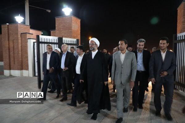 بازدید وزیر علوم، تحقیقات و فناوری کشور از خوابگاه دانشجویی  و دانشکده پردیس مهریز