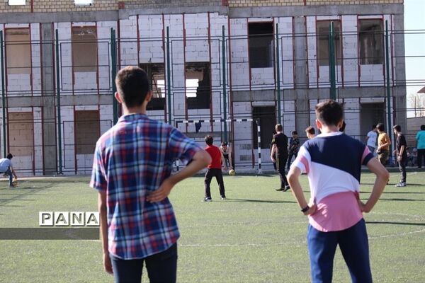 اردوی یک روزه دانش‌آموزان دبیرستان شهیدبهشتی