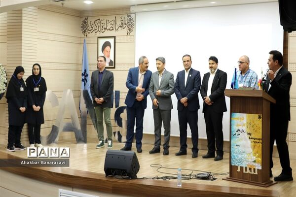 دومین کارسوق زبان های خارجی قطب های دو و پنج کشور