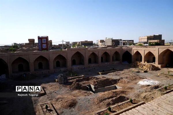 بازدید از اجرای پروژه مرمت و بازسازی رباط شهر فیض‌آباد
