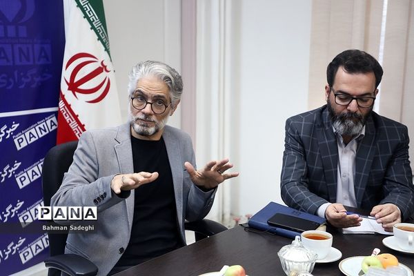 دومین میزگرد دانش‌آموزی با موضوع  بررسی نقش والدین در تربیت کودک فلسفی