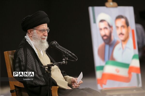 دیدار رئیس‌جمهوری و اعضای هیات دولت با مقام معظم رهبری