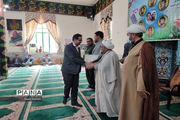 آیین تجلیل ازکارمندان نمونه آموزش و پرورش شهرستان مانه وسملقان