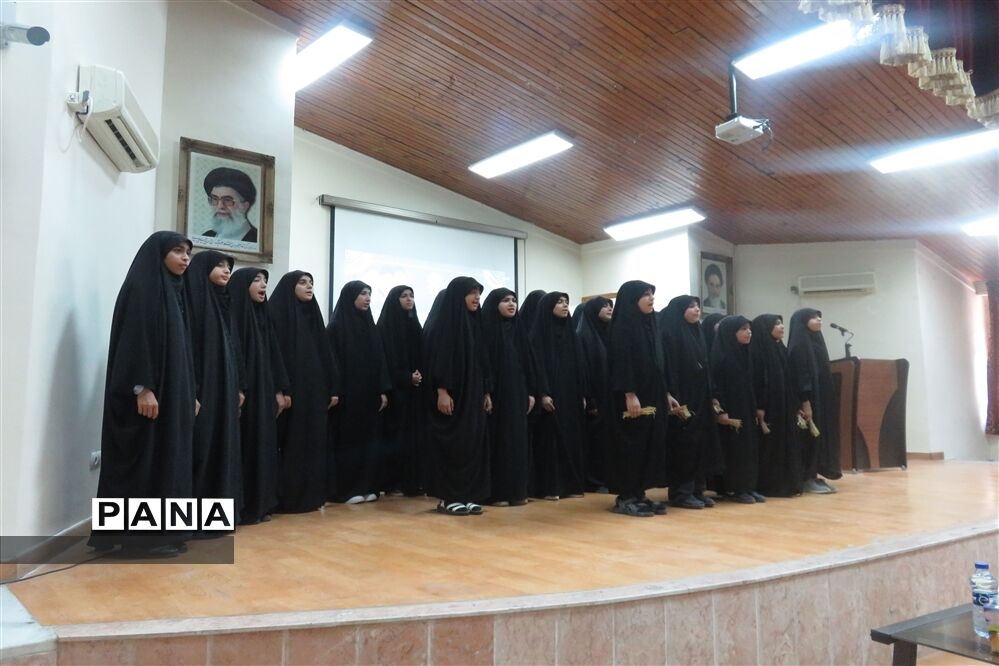 همایش تجلیل از کارمندان نمونه و دانش آموزان نخبه در میاندورود
