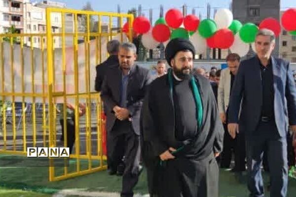 آیین افتتاح زمین‌چمن و چهارباب مغازه دبستان ایمان در رودهن
