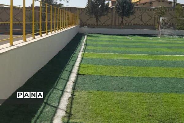 آیین افتتاح زمین‌چمن و چهارباب مغازه دبستان ایمان در رودهن