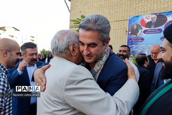 افتتاحیه استخر غدیر رودهن در هفته دولت