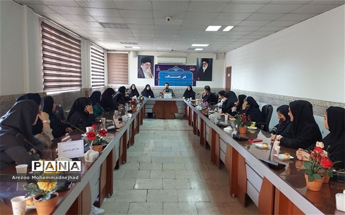 نشست هم‌اندیشی خبرنگاران پانا با معاون پرورشی‌ و‌ تربیت بدنی قرچک/فیلم