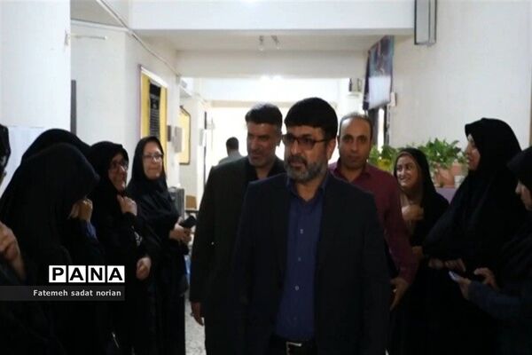 بازدید مدیر آموزش و پرورش منطقه تبادکان  از فرآیند سازماندهی فرهنگیان متوسطه اول