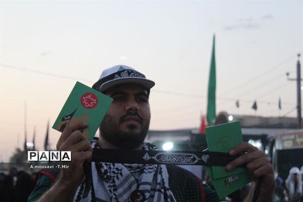 مسیر نجف تا کربلا مملو از عاشقان حسین