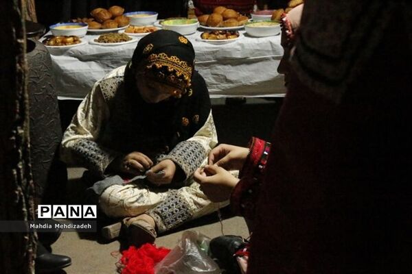 بازدید مشاور امور بانوان وزیر آموزش و پرورش از غرفه‌  دانش آموزی صنایع‌دستی و خوراکی استان سیستان و بلوچستان