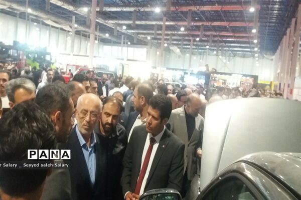 بازدید مسئولان از بیست و سومین نمایشگاه بین‌المللی خودرو در مشهد