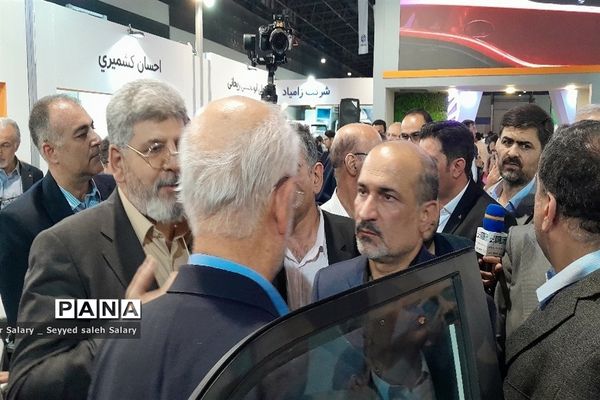 بازدید مسئولان از بیست و سومین نمایشگاه بین‌المللی خودرو در مشهد