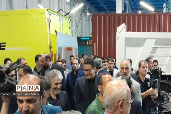 بازدید مسئولان از بیست و سومین نمایشگاه بین‌المللی خودرو در مشهد