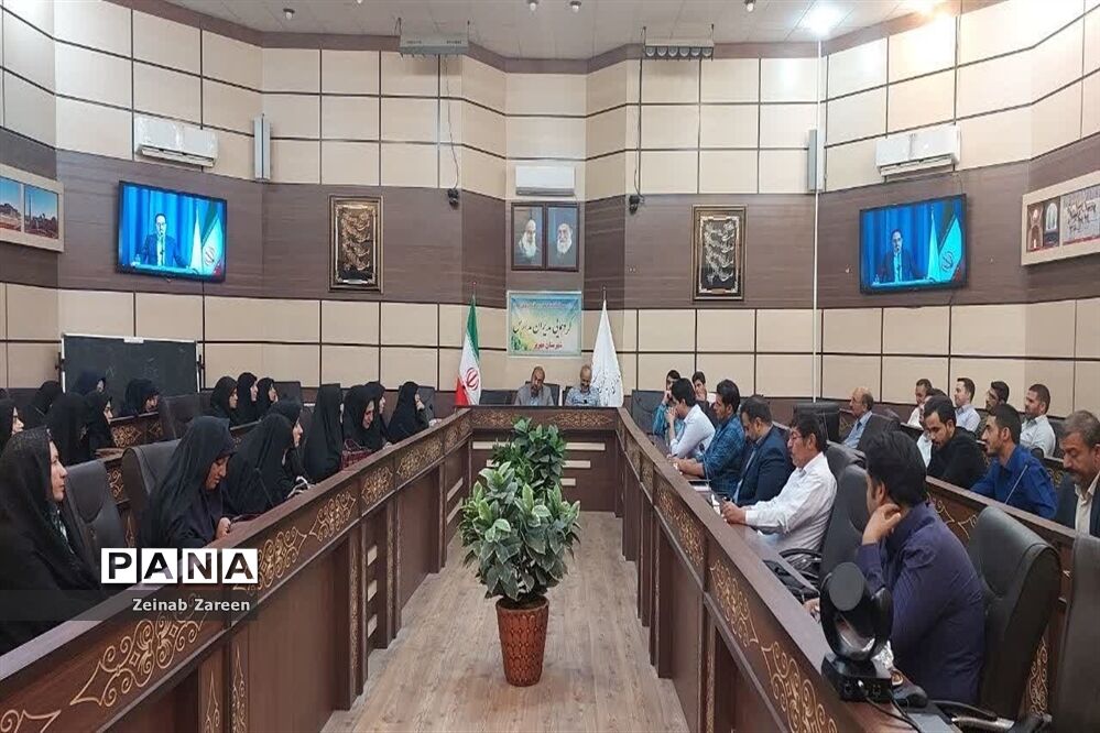 گردهمایی بزرگ مدیران مدارس شهرستان مهریز