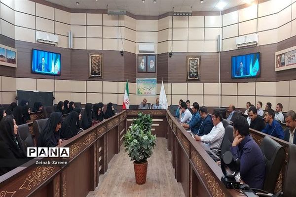 گردهمایی بزرگ مدیران مدارس شهرستان مهریز