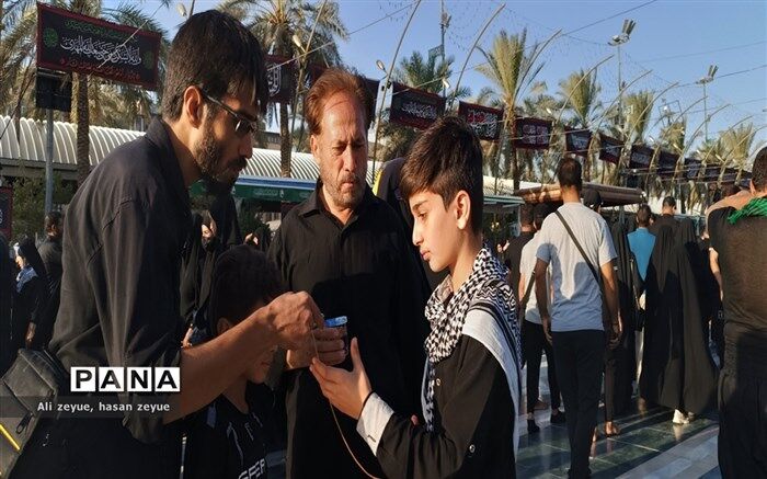 نظافت روزانه بیش از۲۰ تن زباله از مرز و شهر مهران