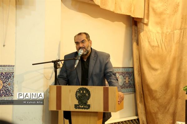 اعطای بورسیه تحصیلی به 550 دانش‌آموز موسسه دارالاکرام قم