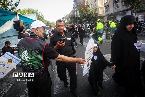 موکب دانش‌آموزی عشاق الحسین (ع) در پیاده‌روی جاماندگان اربعین حسینی-تهران