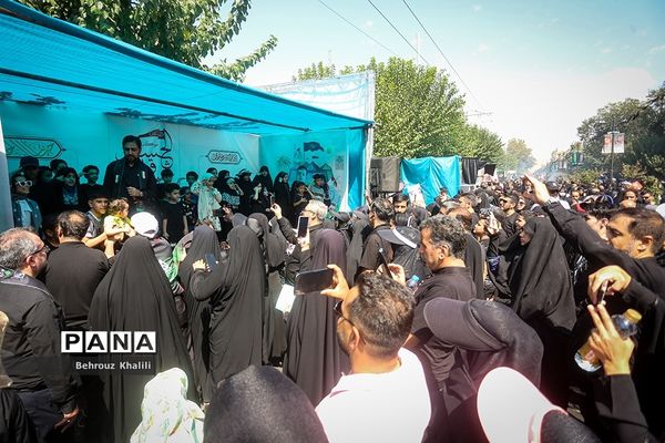 موکب دانش‌آموزی عشاق الحسین (ع) در پیاده‌روی جاماندگان اربعین حسینی-تهران