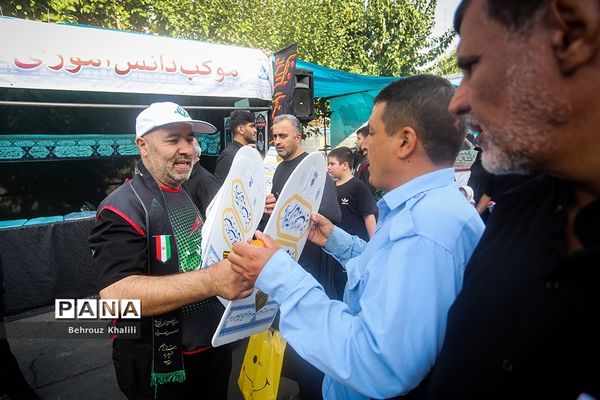 موکب دانش‌آموزی عشاق الحسین (ع) در پیاده‌روی جاماندگان اربعین حسینی-تهران