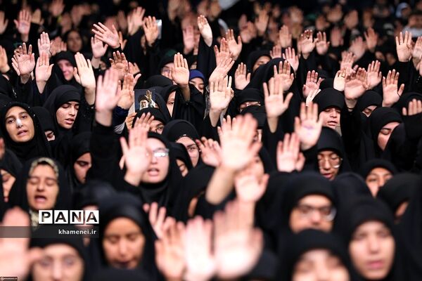 مراسم عزاداری هئیت‌های دانشجویی با حضور رهبر معظم انقلاب