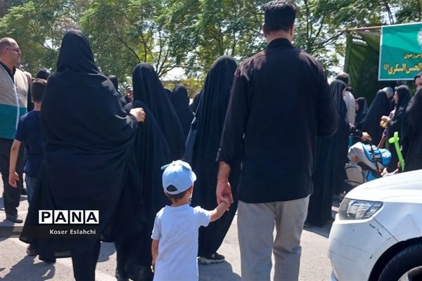 حضور پرشور کودکان و نوجوانان در راهپیمایی اربعین