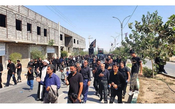 پیاده روی جاماندگان اربعین حسینی در شهر جعفریه قم