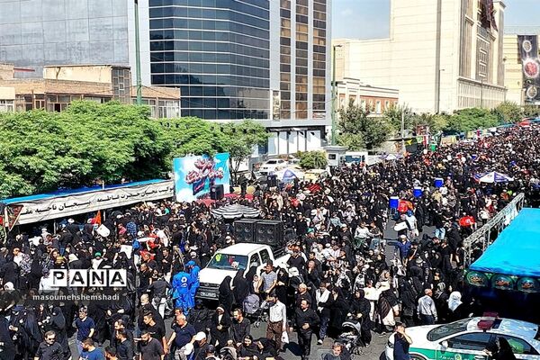 قدم قدم تا دلدادگی به آستان مطهر و نورانی  جاماندگان اربعین حسینی