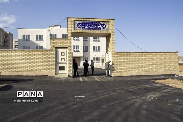 افتتاح دبستان مشارکتی برادران طالبی شهر محلات