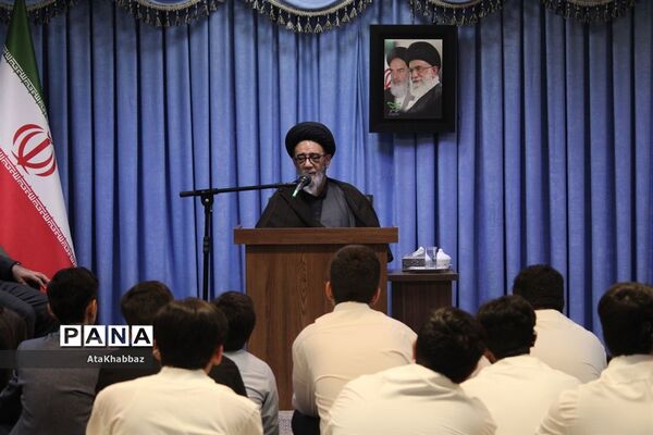 تجلیل از مقام‌آوران مسابقات قرآنی کشوری