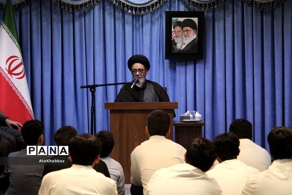 تجلیل از مقام‌آوران مسابقات قرآنی کشوری