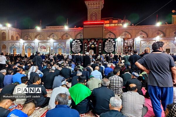 حضور پرشور عاشقان در مرقد امام‌ کاظم(ع) و امام‌ جواد(ع)