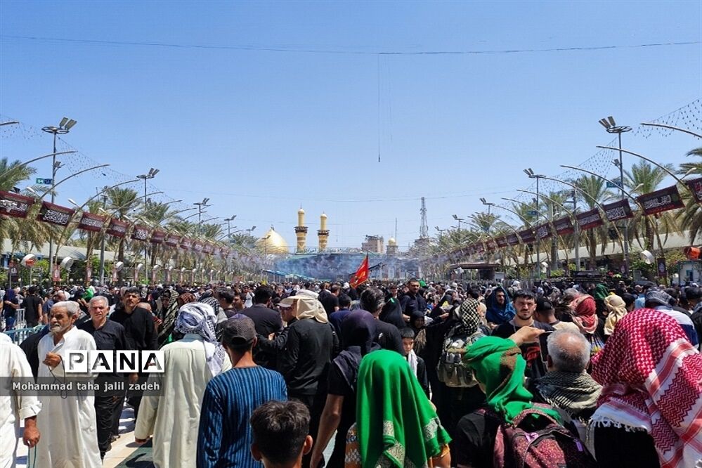 جمعیت کم نظیر مردم  در حرم امام حسین(ع) و حضرت عباس(ع)