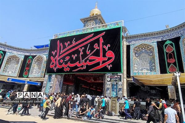 جمعیت کم نظیر مردم  در حرم امام حسین(ع) و حضرت عباس(ع)