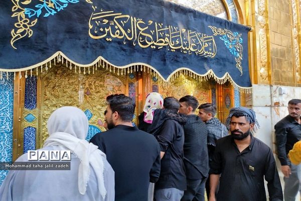 جمعیت کم نظیر مردم  در حرم امام حسین(ع) و حضرت عباس(ع)