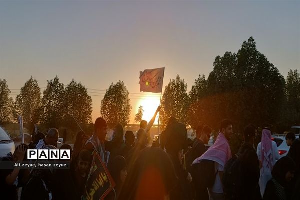 پیاده‌روی زائران اربعین حسینی در مسیر عاشقی