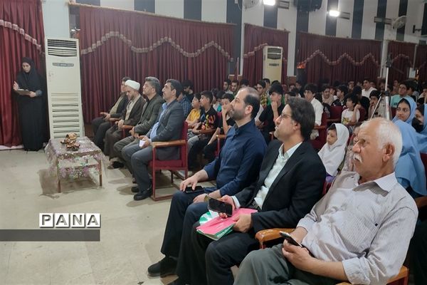 تجلیل از منتخبان فرهنگی هنری و دانایی و توانایی در قائمشهر