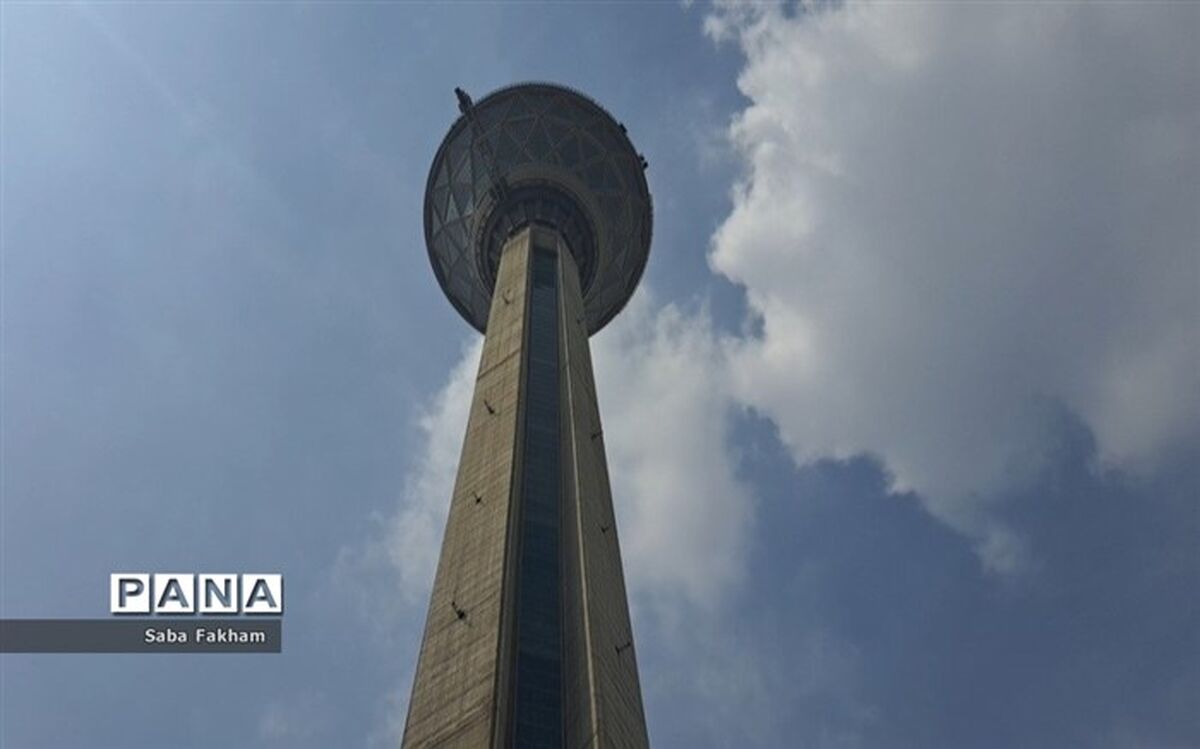 برج میلاد چهارشنبه تعطیل است
